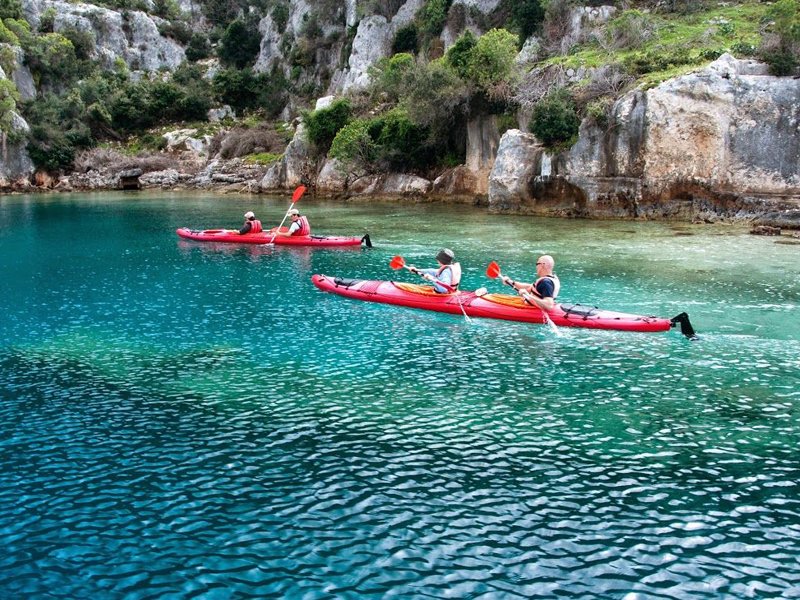 SEA KAYAKING IN KEKOVA
