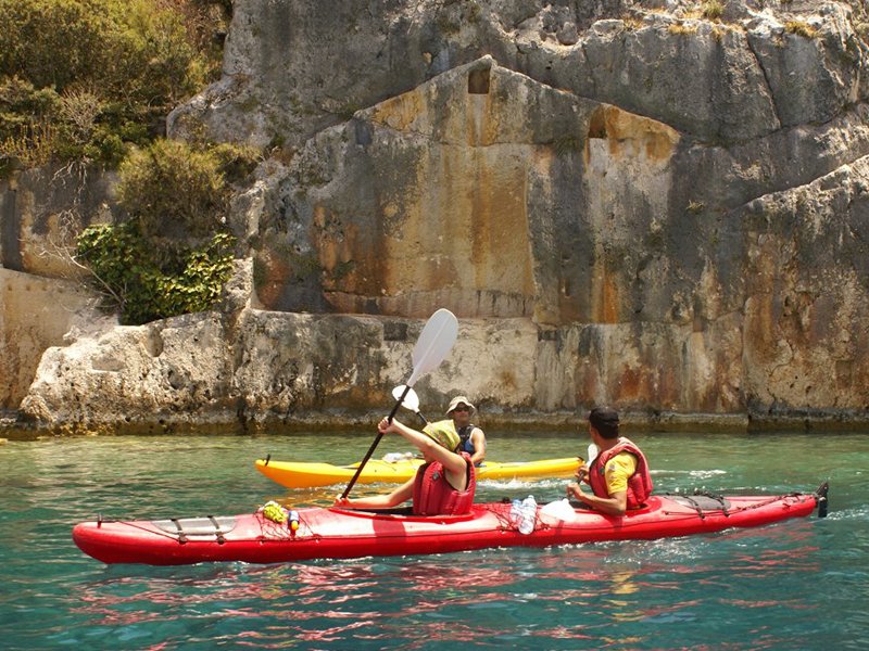 SEA KAYAKING IN KEKOVA