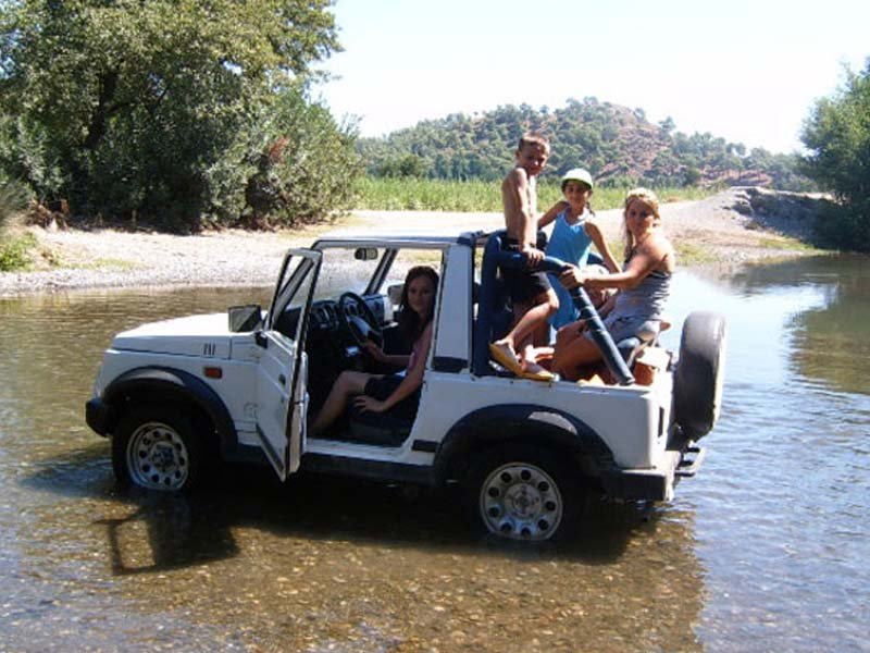 JEEP SAFARI