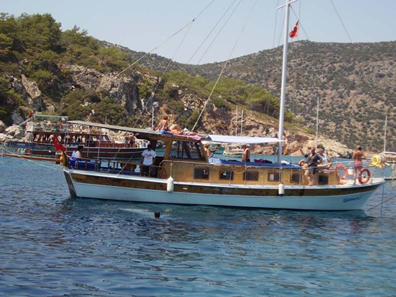 BOAT TRIP TO SUNKEN CITY OF KEKOVA