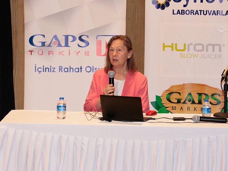Dr.Natasha Campbell-McBride;08-21 Nisan 2018 Tarihleri arasında gerçekleşen 1.GAPS Günleri kapsamında,  10 Nisan tarihinde Antalya Kültür Merkezi Perge Salonu’nda “Kalbini Ağzına Koy” Kalp Hastalıklarının Doğal Tedavisi konulu   konulu konferans vermiştir.