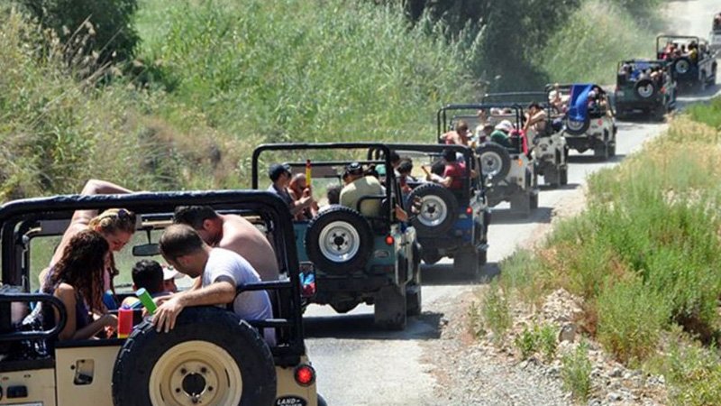 JEEP SAFARI